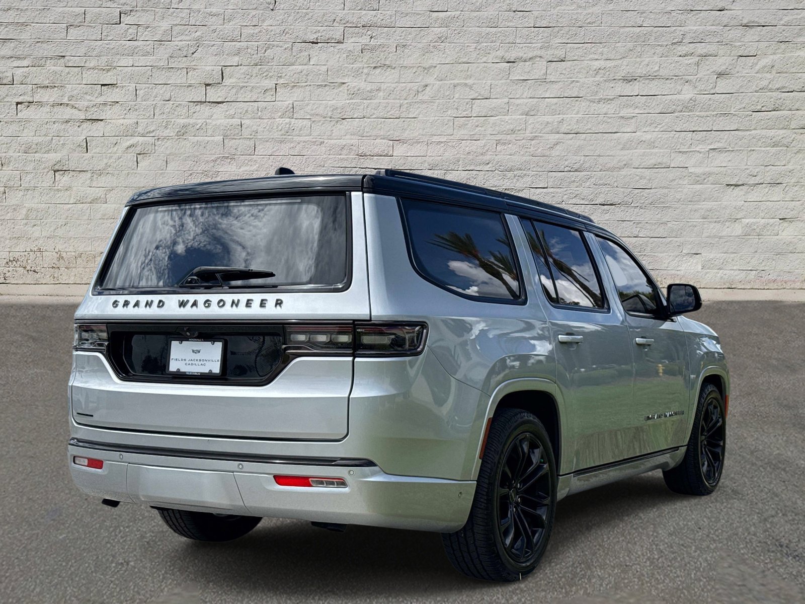 Used 2022 Jeep Grand Wagoneer Series II AWD/4WD image 5