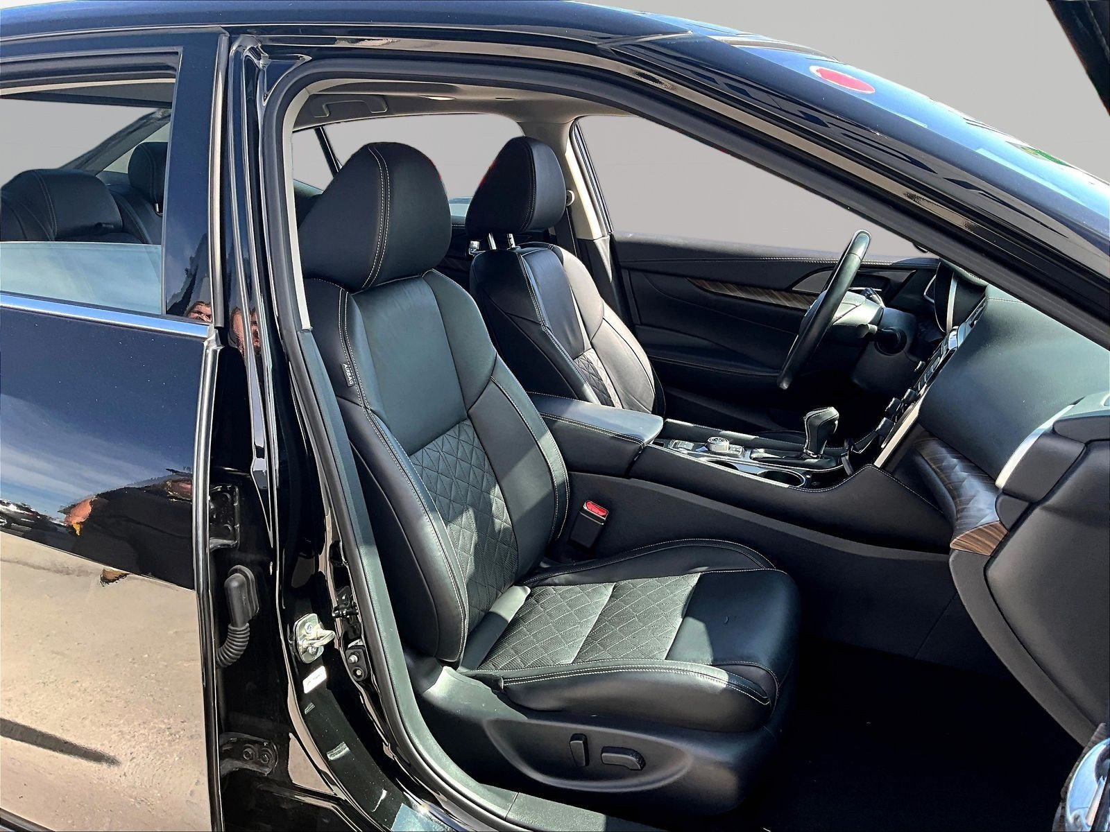 Used 2018 Nissan Maxima Platinum FWD image 28