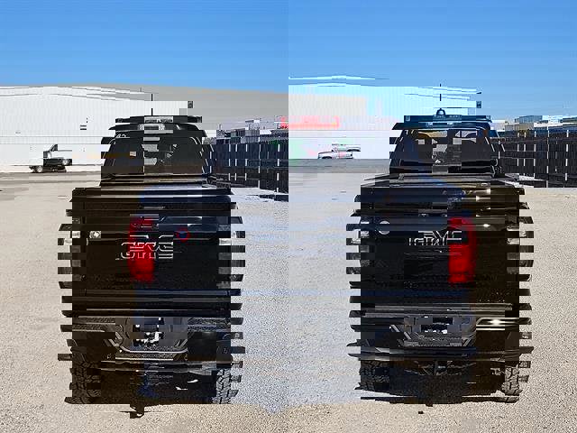 New 2026 GMC Canyon Denali w/ LPO, Denali Black Edition image 4