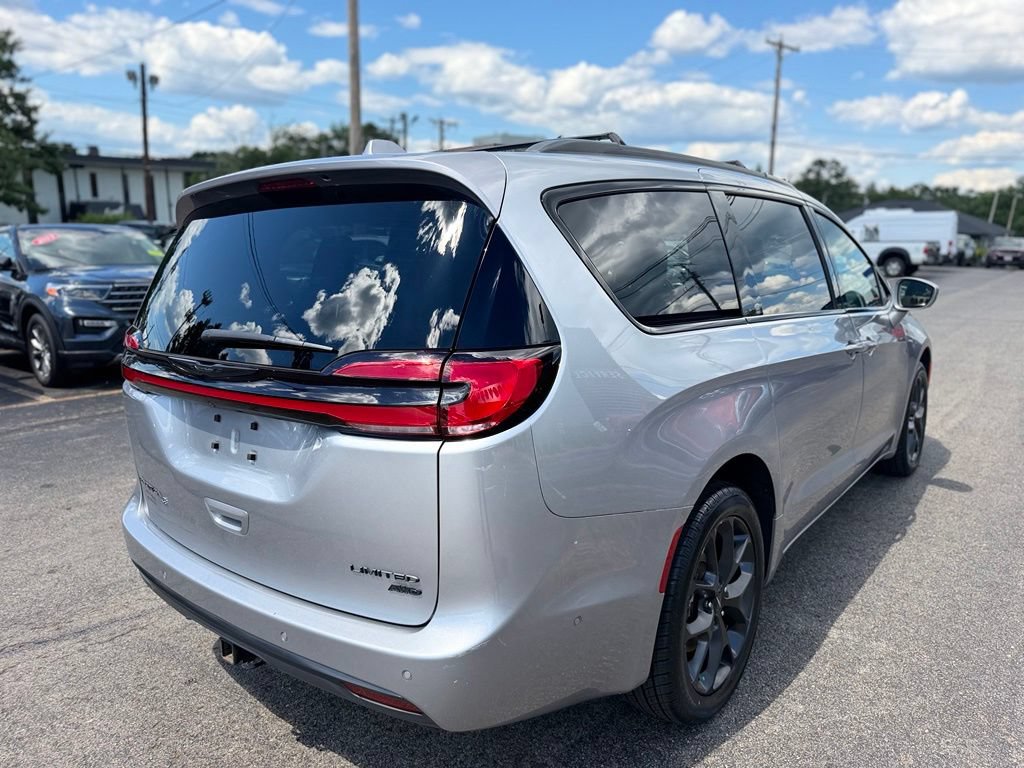Used 2021 Chrysler Pacifica Limited w/ Uconnect Theater Family Group AWD/4WD image 8