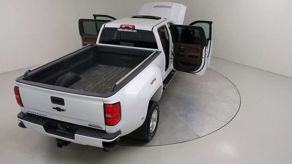 Used 2017 Chevrolet Silverado 3500 High Country image 54