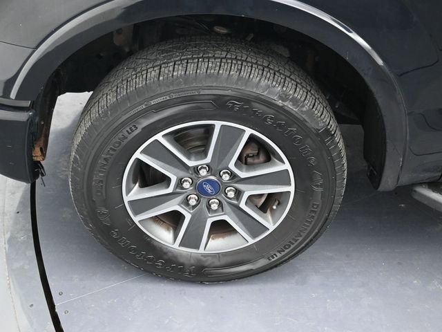 Used 2016 Ford F150 XLT w/ Equipment Group 302A Luxury image 9