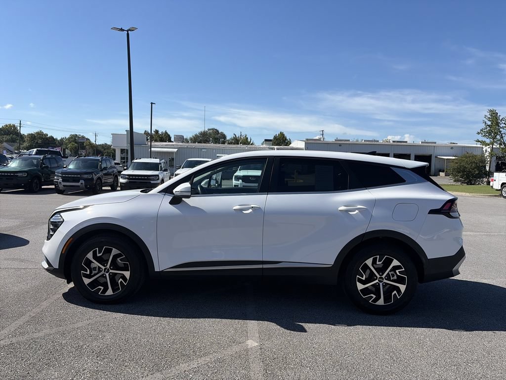 Used 2024 Kia Sportage EX FWD image 4
