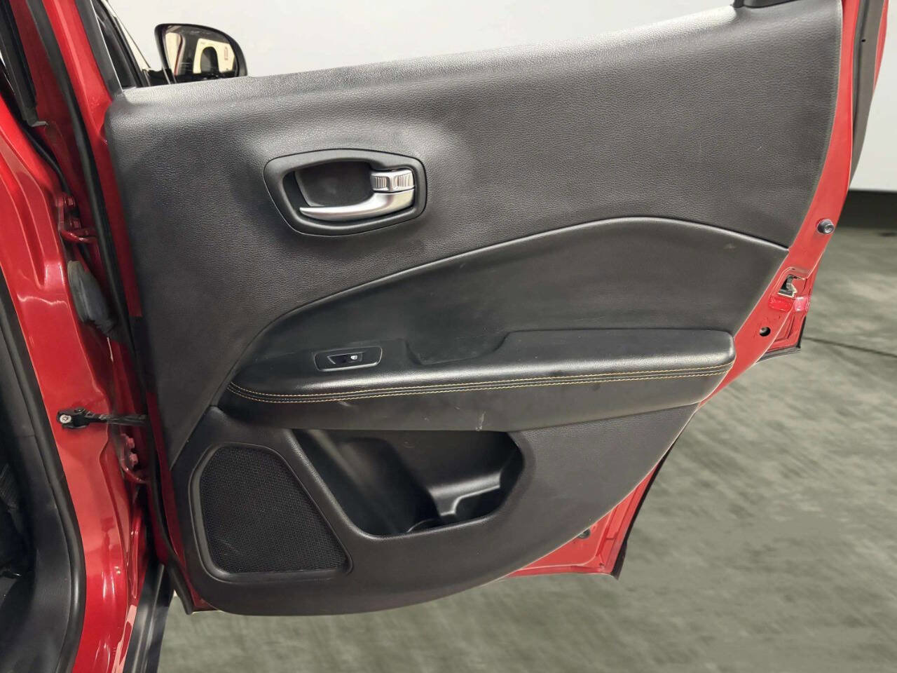 Used 2019 Jeep Compass Limited image 17