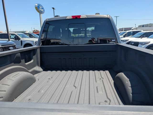 New 2026 Ford F250 Lariat w/ Black Appearance Package AWD/4WD image 9