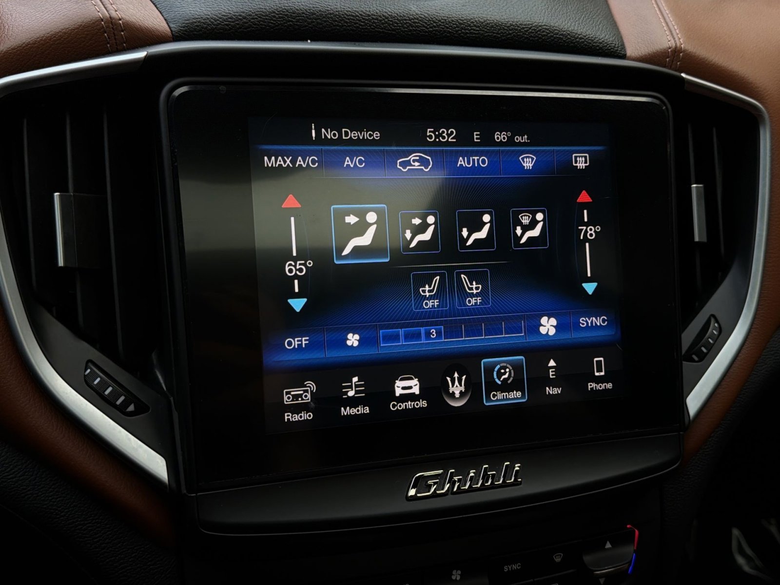 Used 2018 Maserati Ghibli image 19