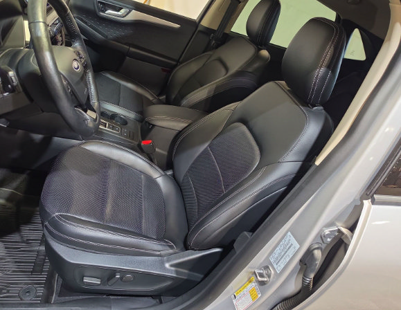 Used 2020 Ford Escape SEL AWD/4WD image 3
