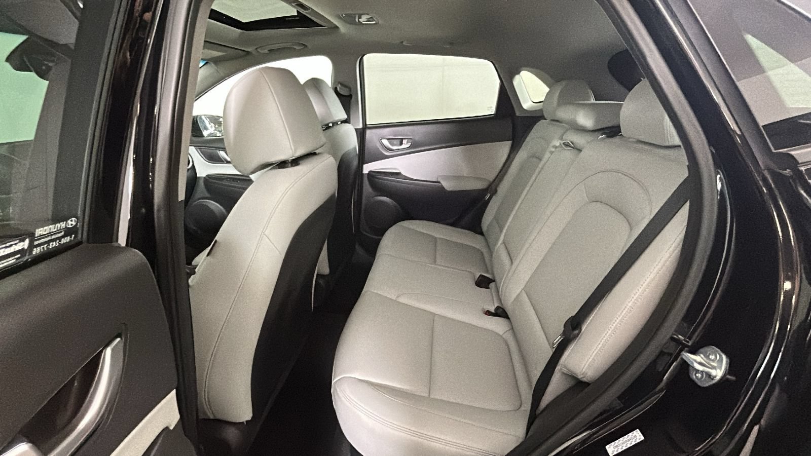 Used 2023 Hyundai Kona Limited AWD/4WD image 32
