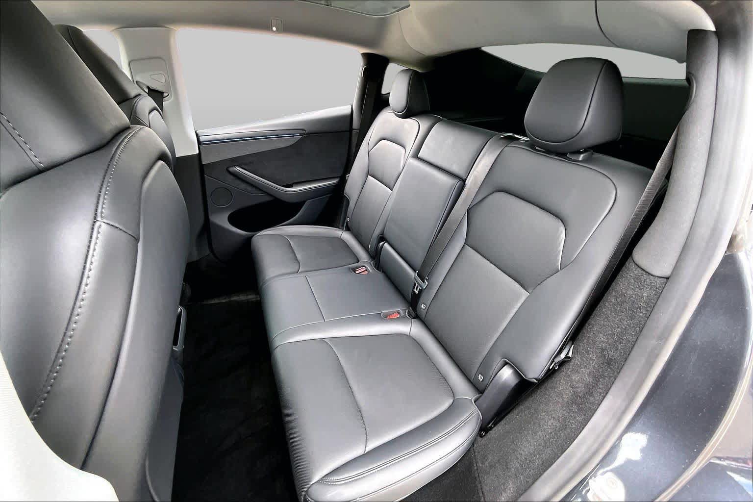 Used 2026 Tesla Model Y 2WD image 17
