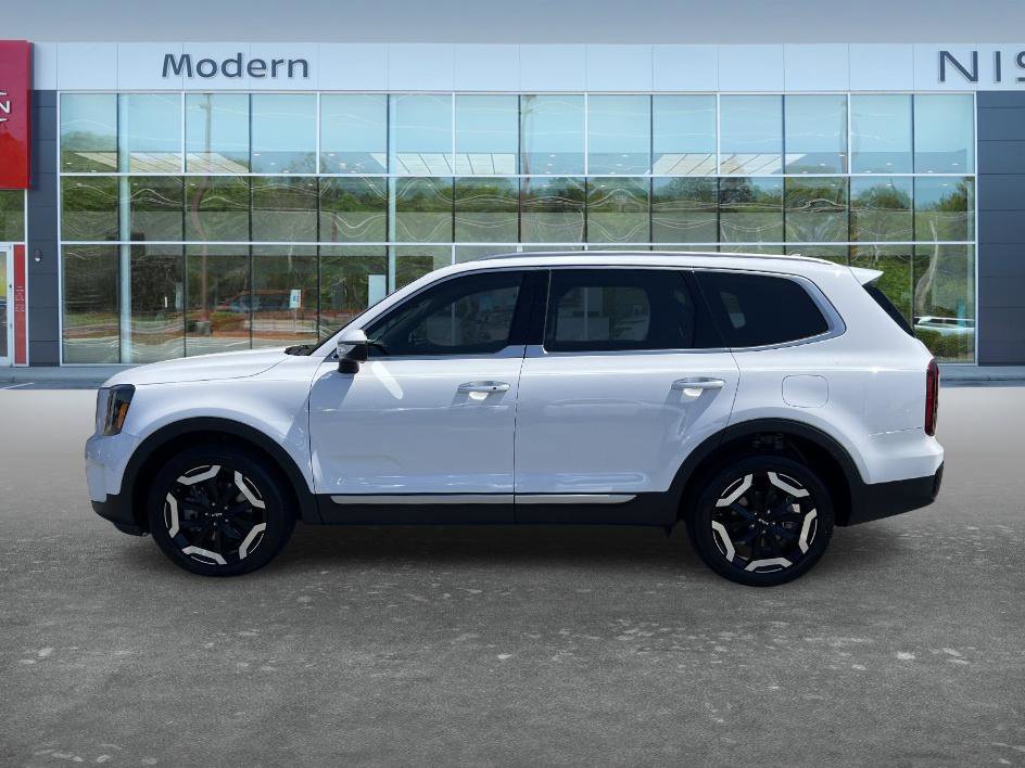 Used 2025 Kia Telluride S FWD image 8