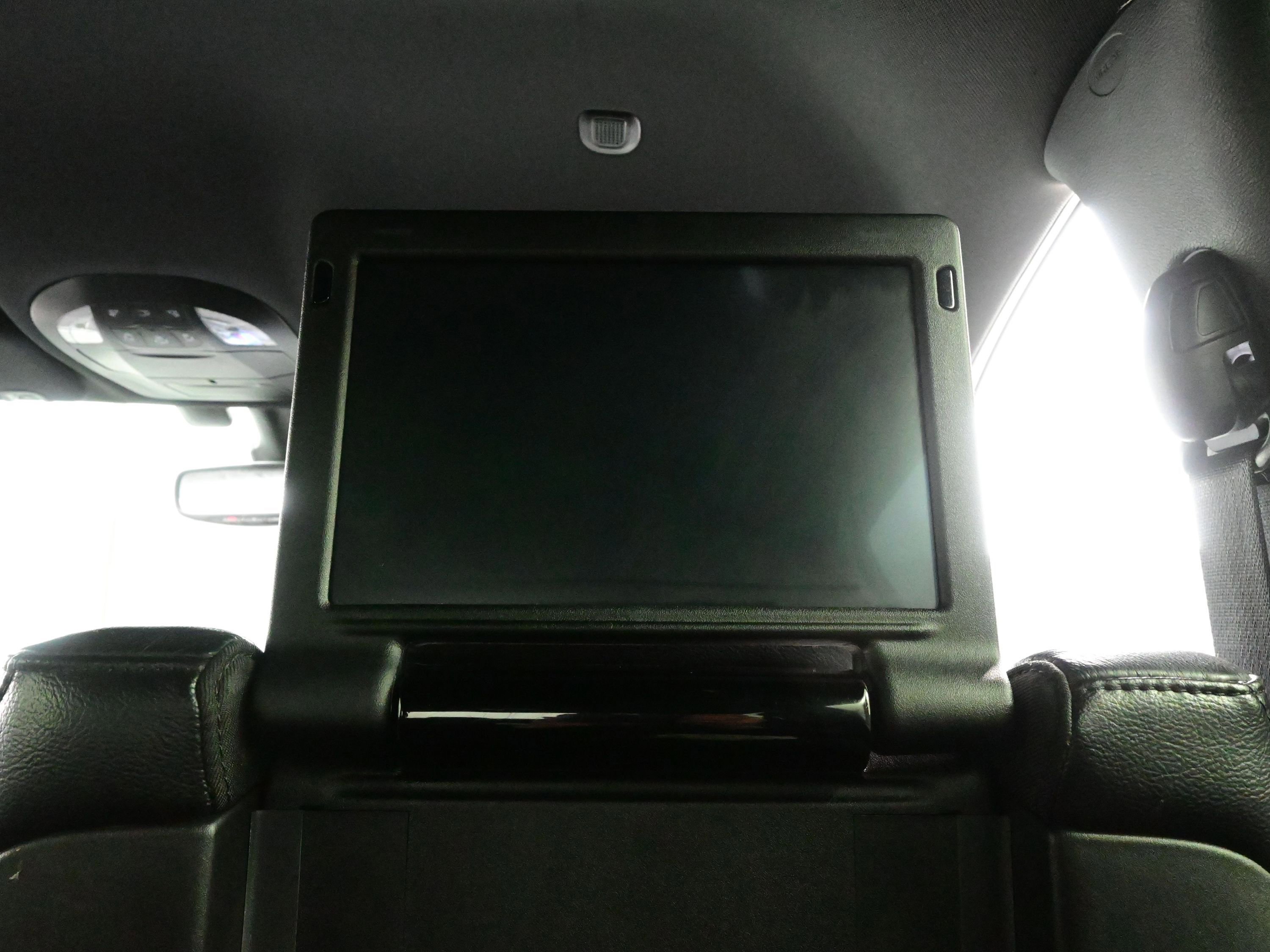 Used 2022 Chrysler Pacifica Touring-L w/ Uconnect Theater Family Group image 16