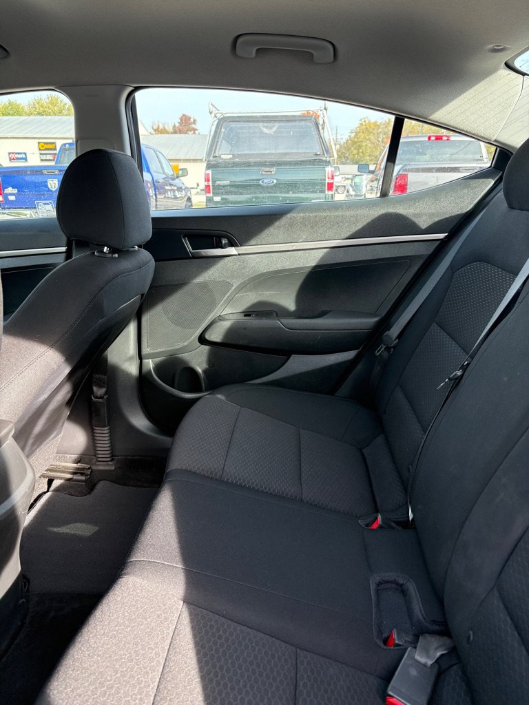 Used 2020 Hyundai Elantra SE w/ Cargo Package (C1) FWD image 11