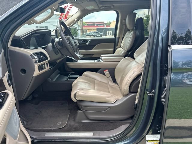 Used 2022 Lincoln Navigator Reserve AWD/4WD image 7