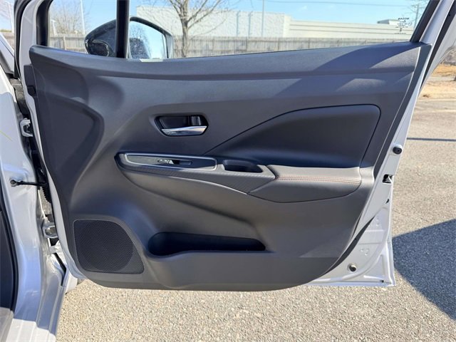 New 2025 Nissan Versa SR w/ Trunk Package image 8