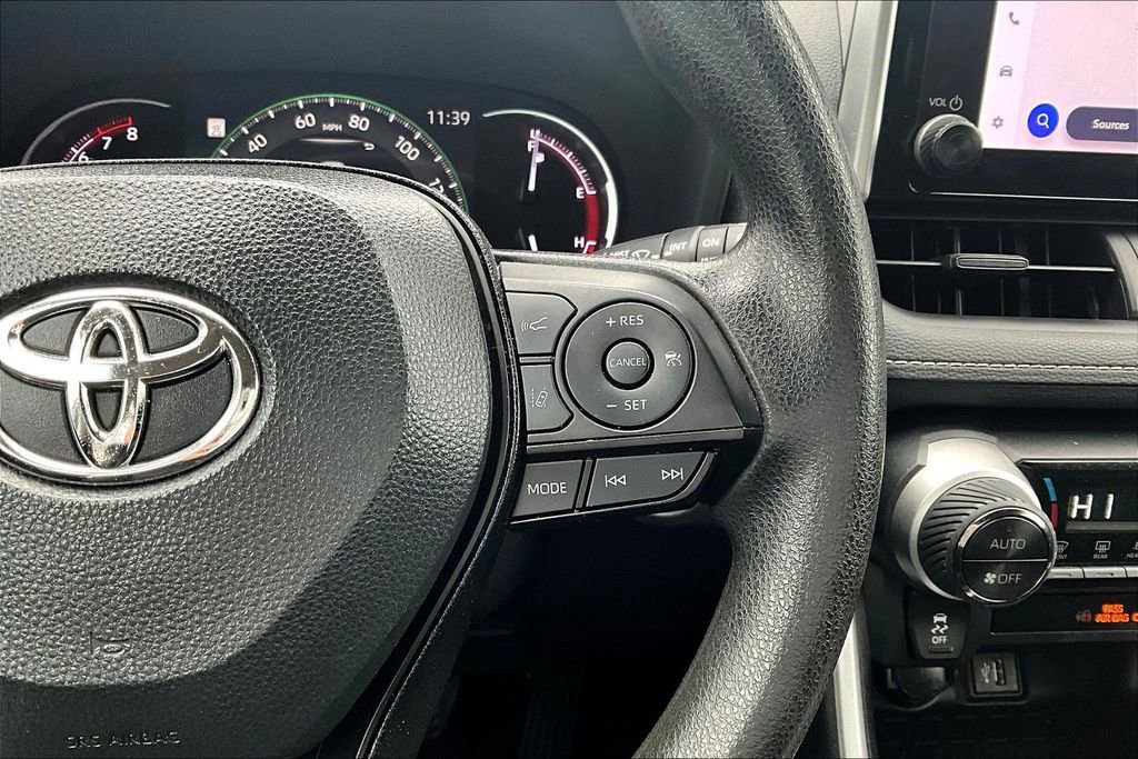 Used 2024 Toyota RAV4 XLE FWD image 13