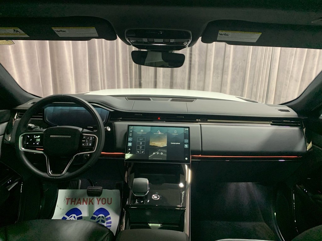 Used 2025 Land Rover Range Rover Sport image 13