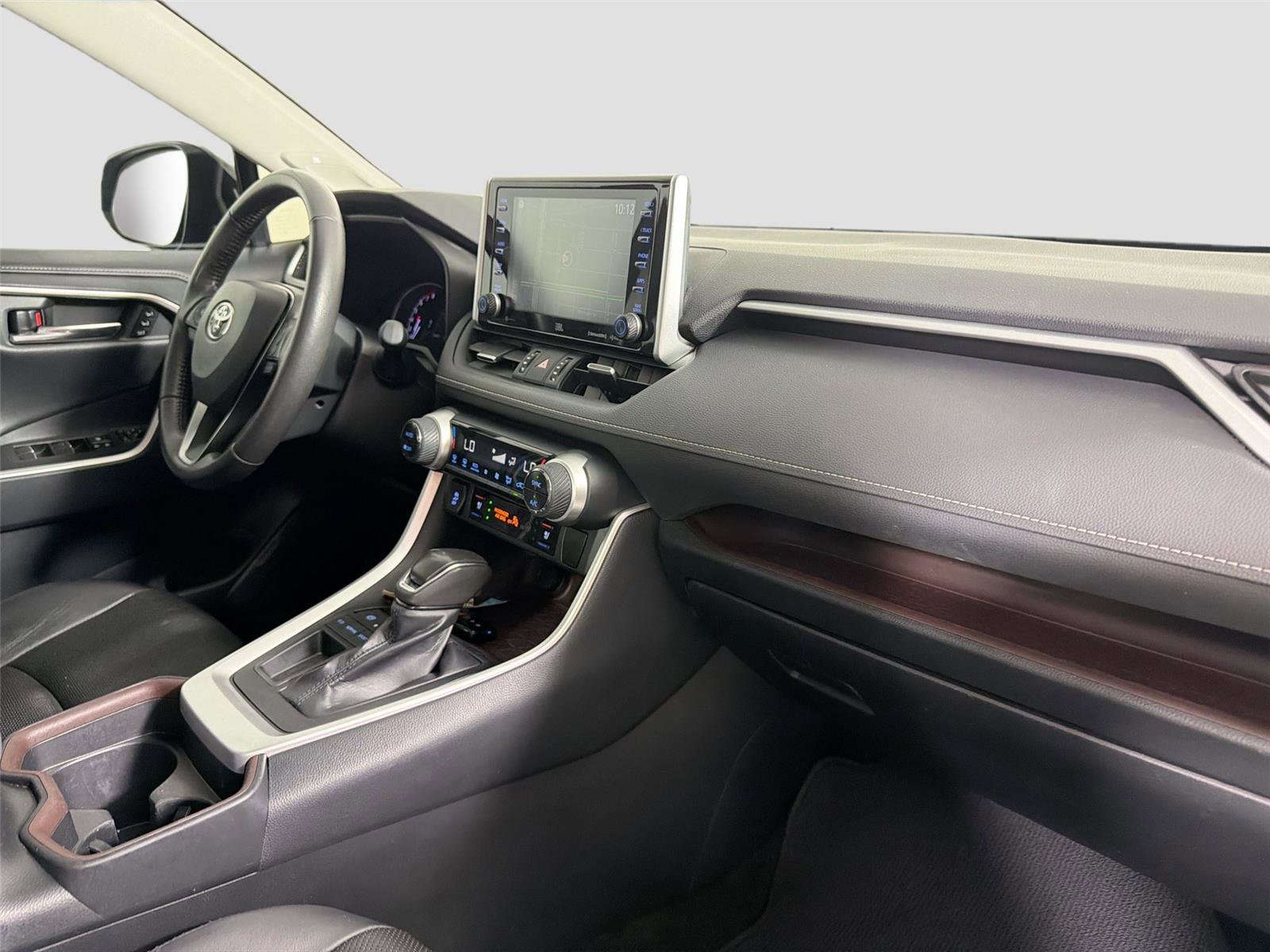 Used 2019 Toyota RAV4 Limited w/ Cold Weather Package FWD image 29