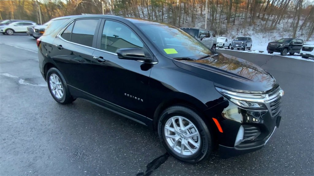 Used 2024 Chevrolet Equinox LT image 3