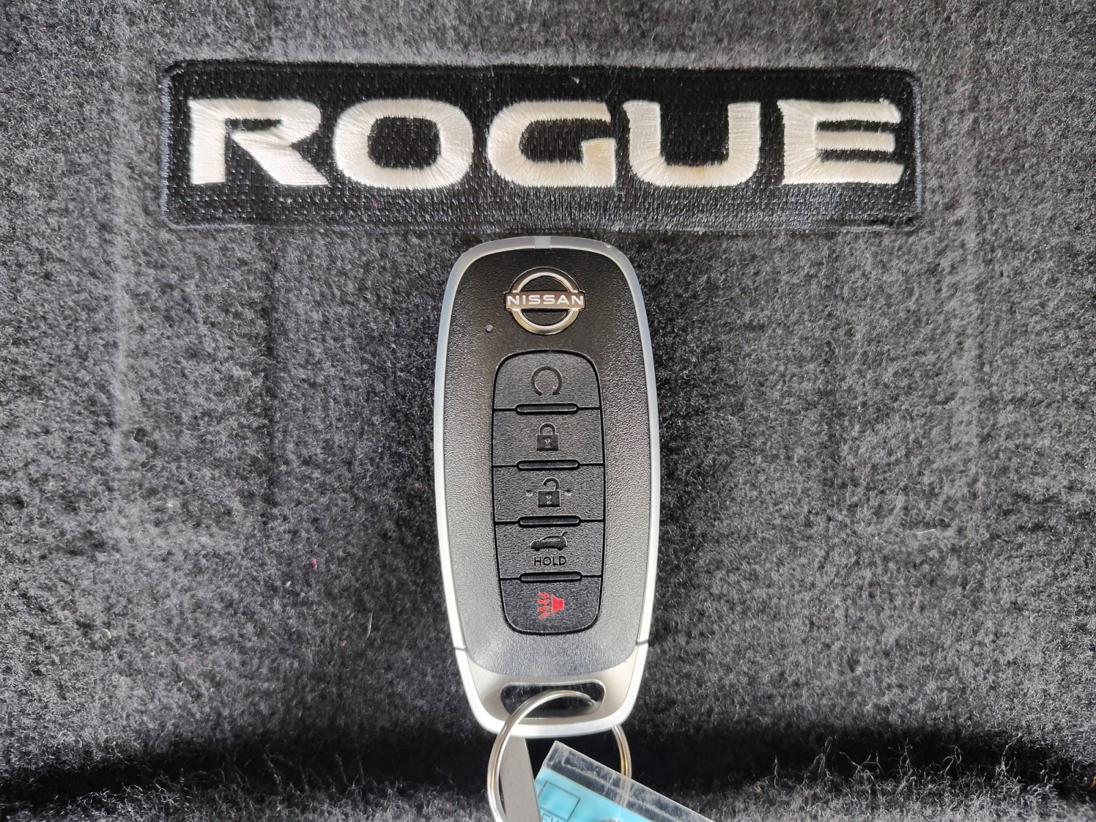 Used 2025 Nissan Rogue SV FWD image 29