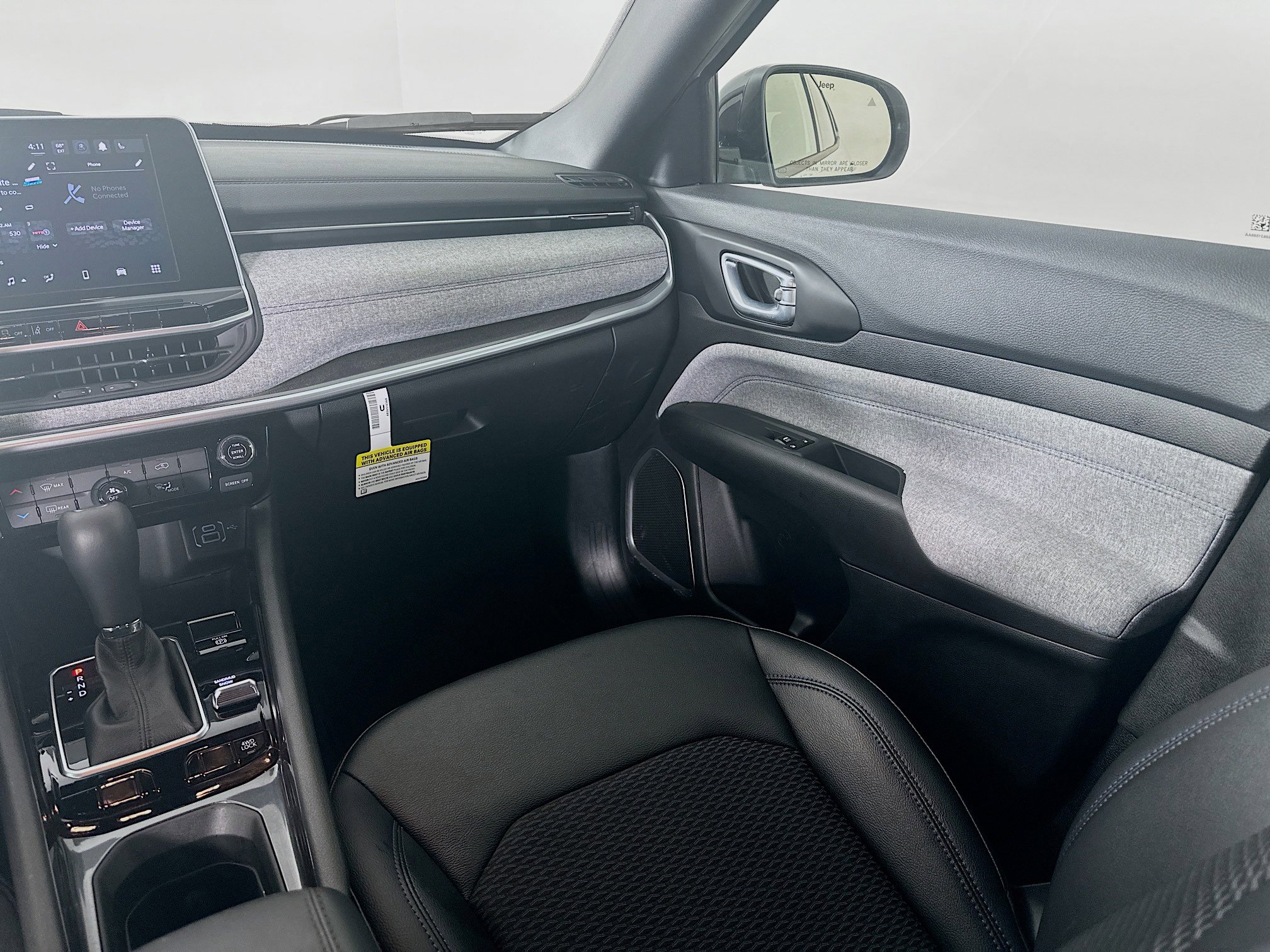 Certified 2025 Jeep Compass Latitude image 29