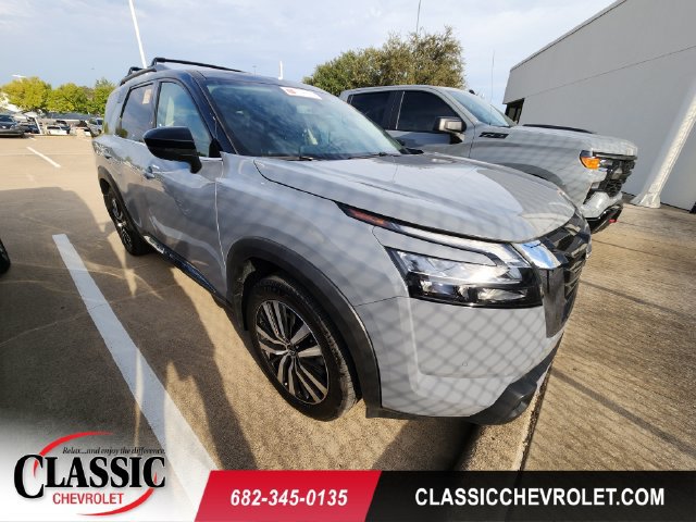 Used 2025 Nissan Pathfinder Platinum