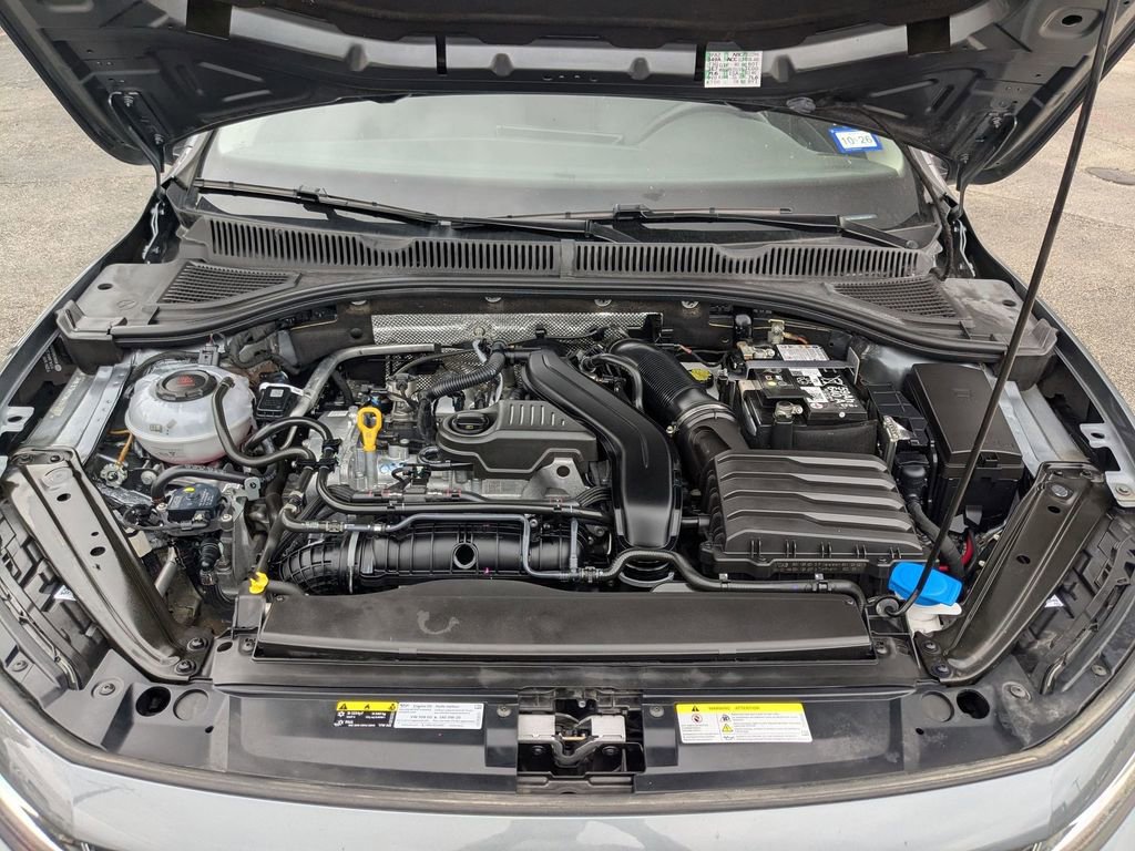 Used 2025 Volkswagen Jetta SE image 27