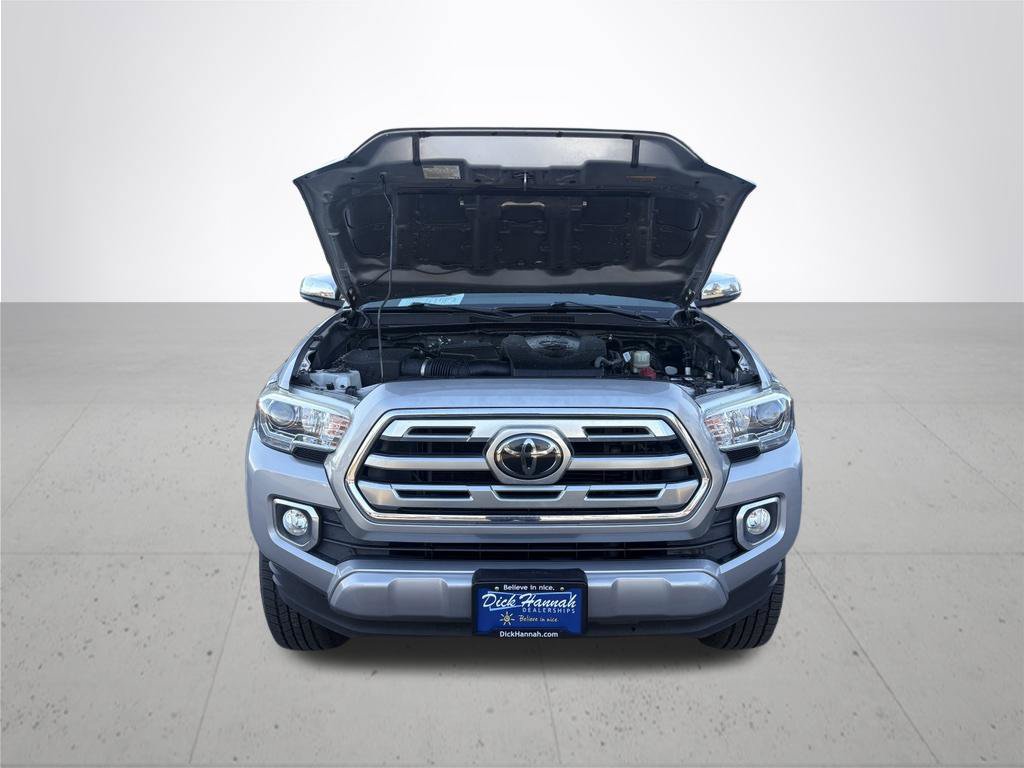Used 2018 Toyota Tacoma Limited AWD/4WD image 4