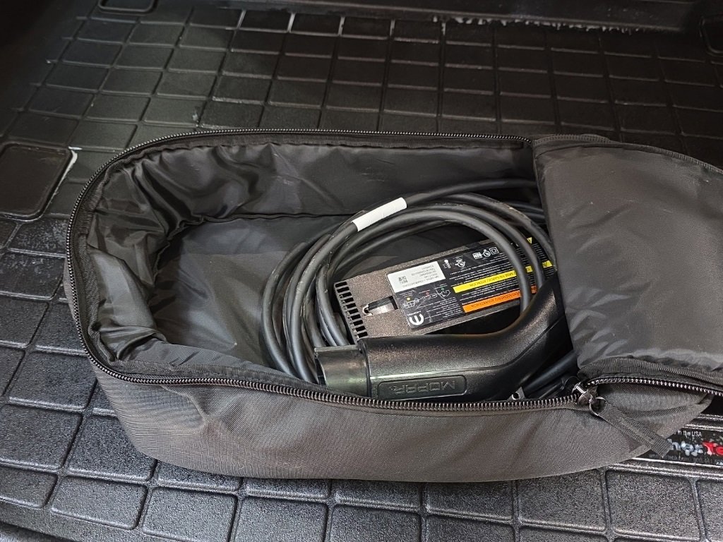 Used 2022 Jeep Wrangler Unlimited Sahara w/ Cold Weather Group image 21