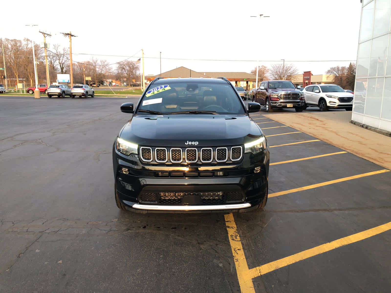 Used 2023 Jeep Compass Limited w/ Elite Group image 2