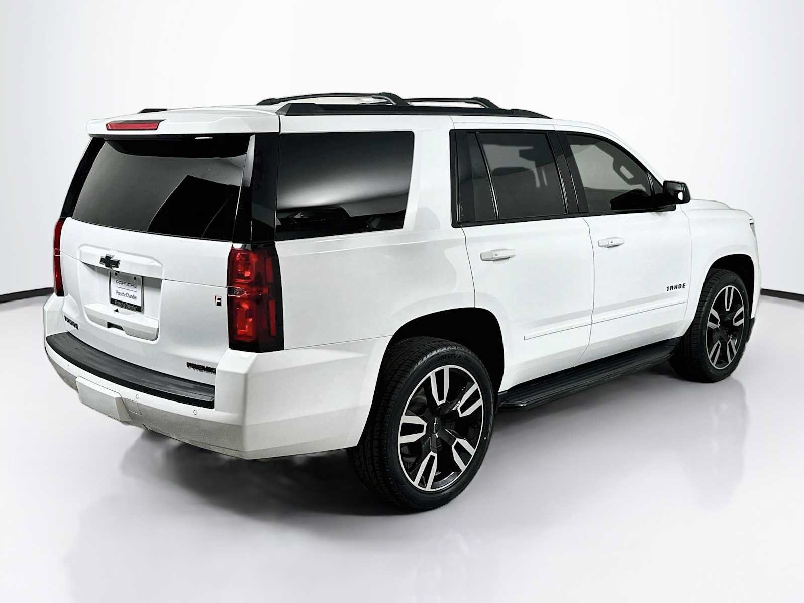 Used 2019 Chevrolet Tahoe Premier AWD/4WD image 9