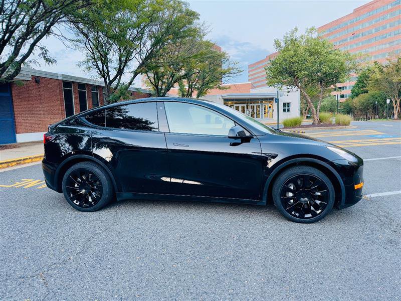 Used 2021 Tesla Model Y Long Range image 8