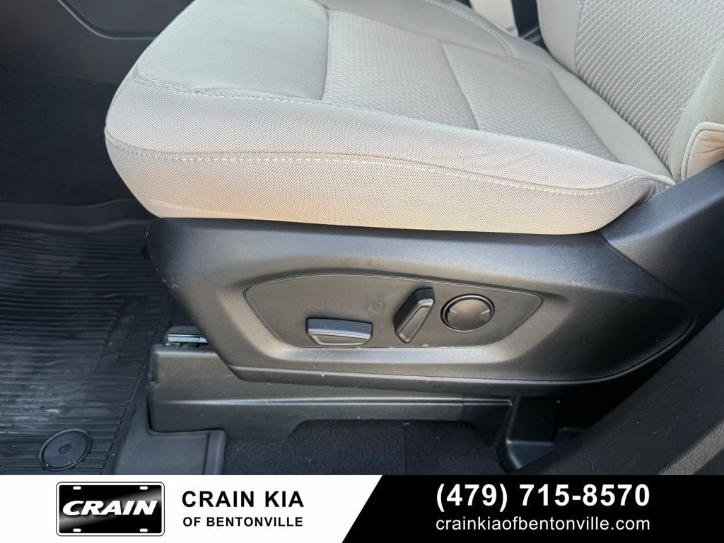 Used 2023 Ford Explorer XLT RWD image 11