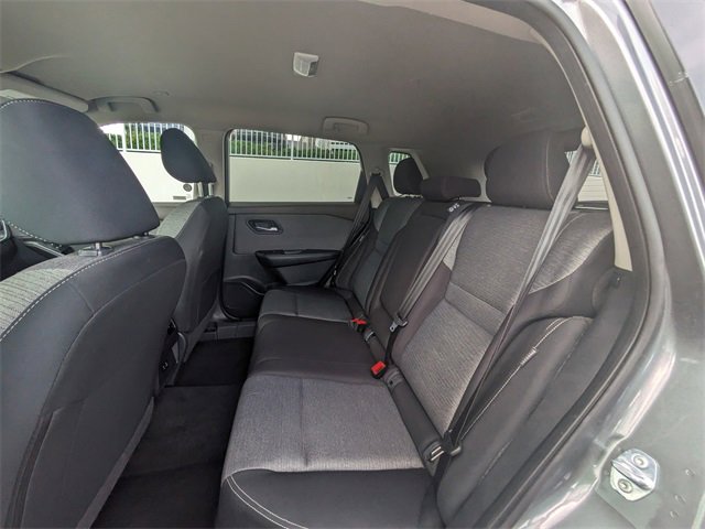 Used 2023 Nissan Rogue SV image 9