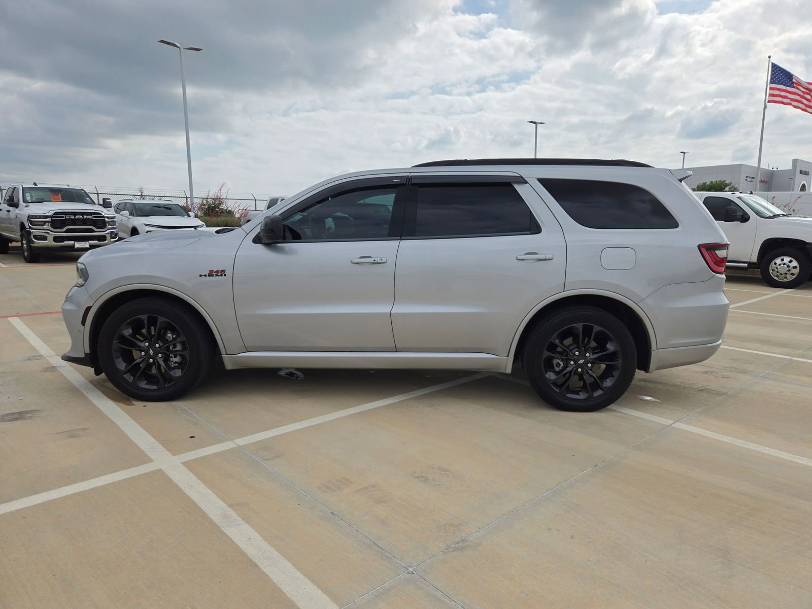 Used 2023 Dodge Durango R/T w/ Blacktop Package RWD image 6