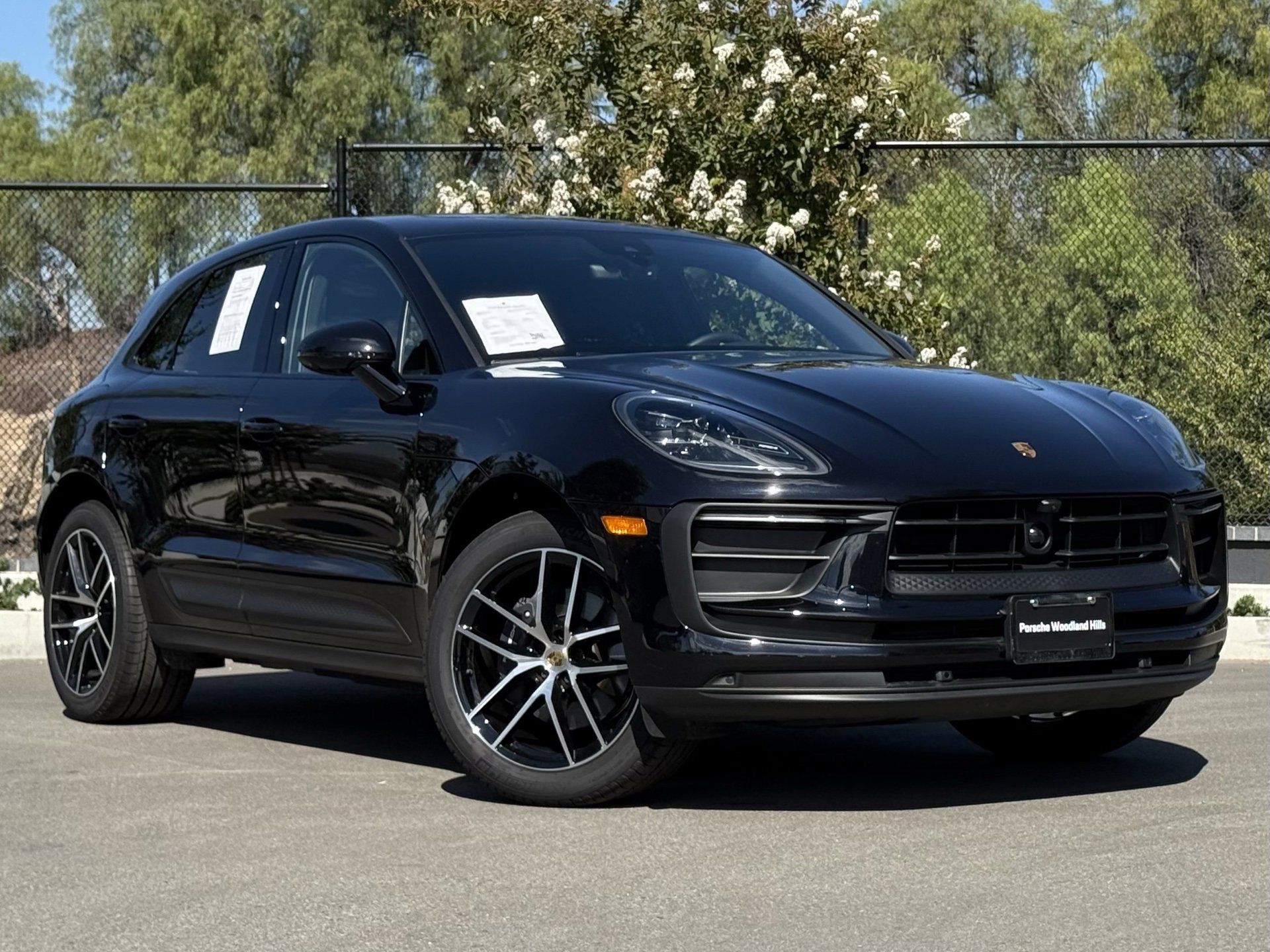 Used 2025 Porsche Macan image 9