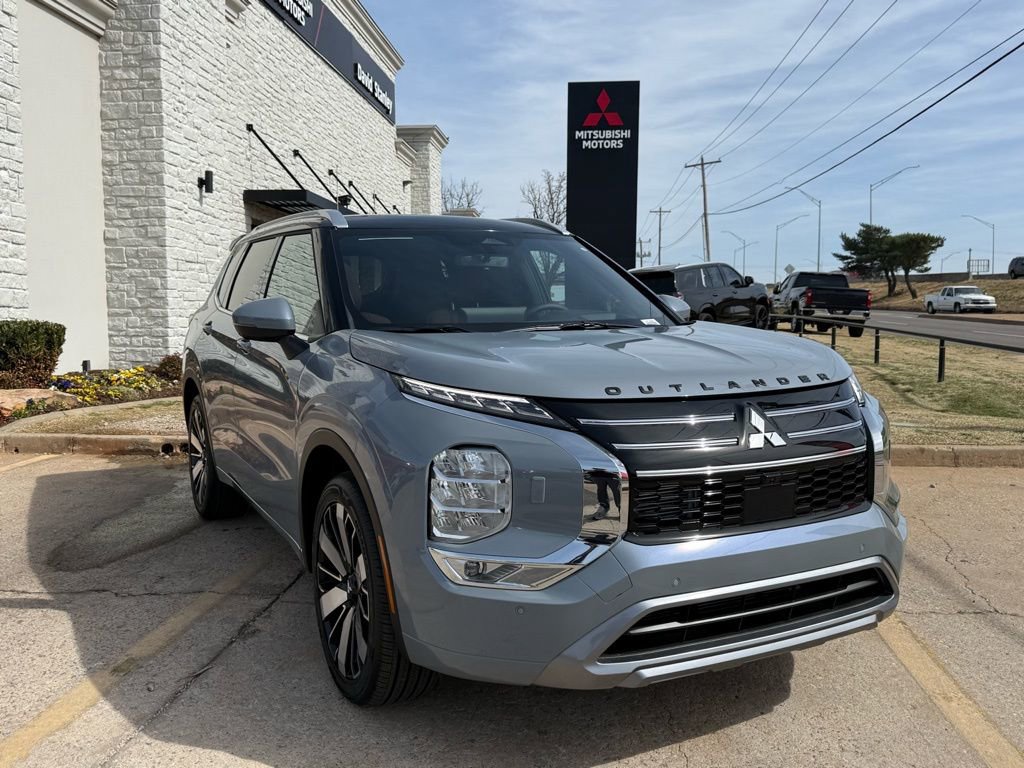 New 2026 Mitsubishi Outlander SEL image 2