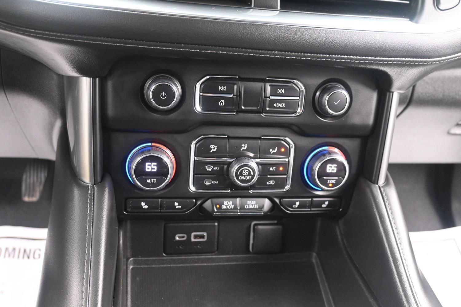 Used 2022 Chevrolet Tahoe LT w/ Luxury Package AWD/4WD image 30