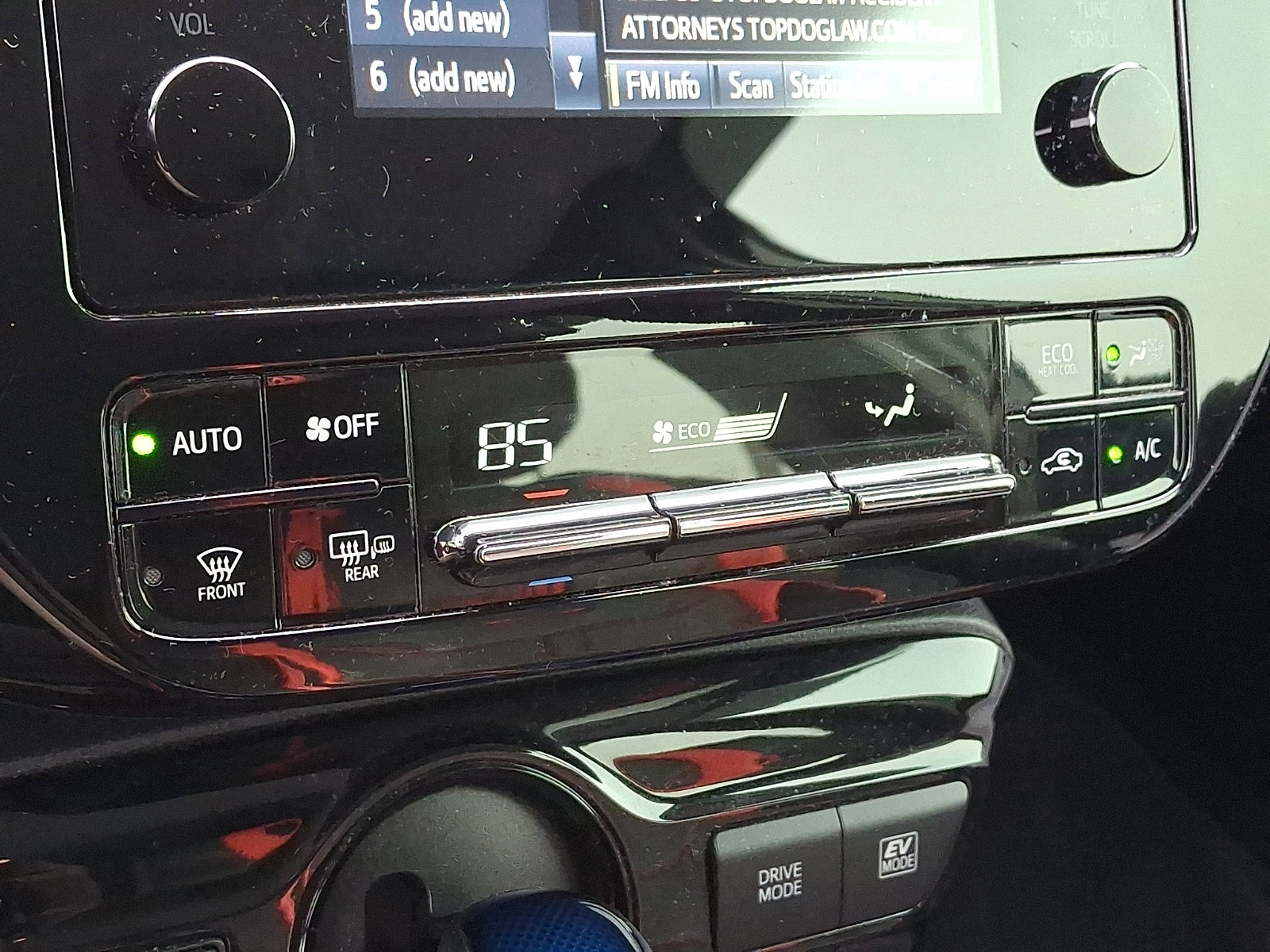 Used 2019 Toyota Prius LE image 16