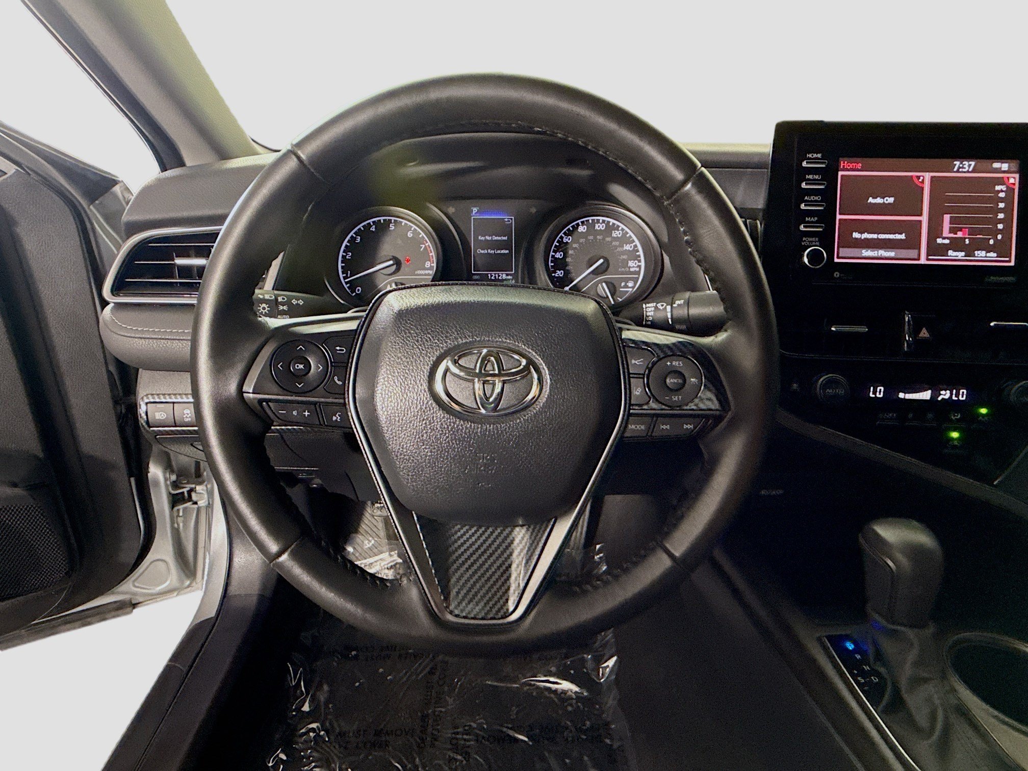 Used 2022 Toyota Camry SE w/ Convenience Package FWD image 13