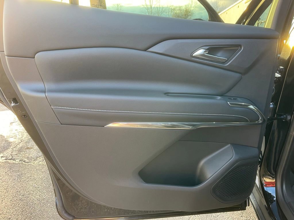 New 2026 Chevrolet Traverse LT w/ Driver Confidence Package image 24