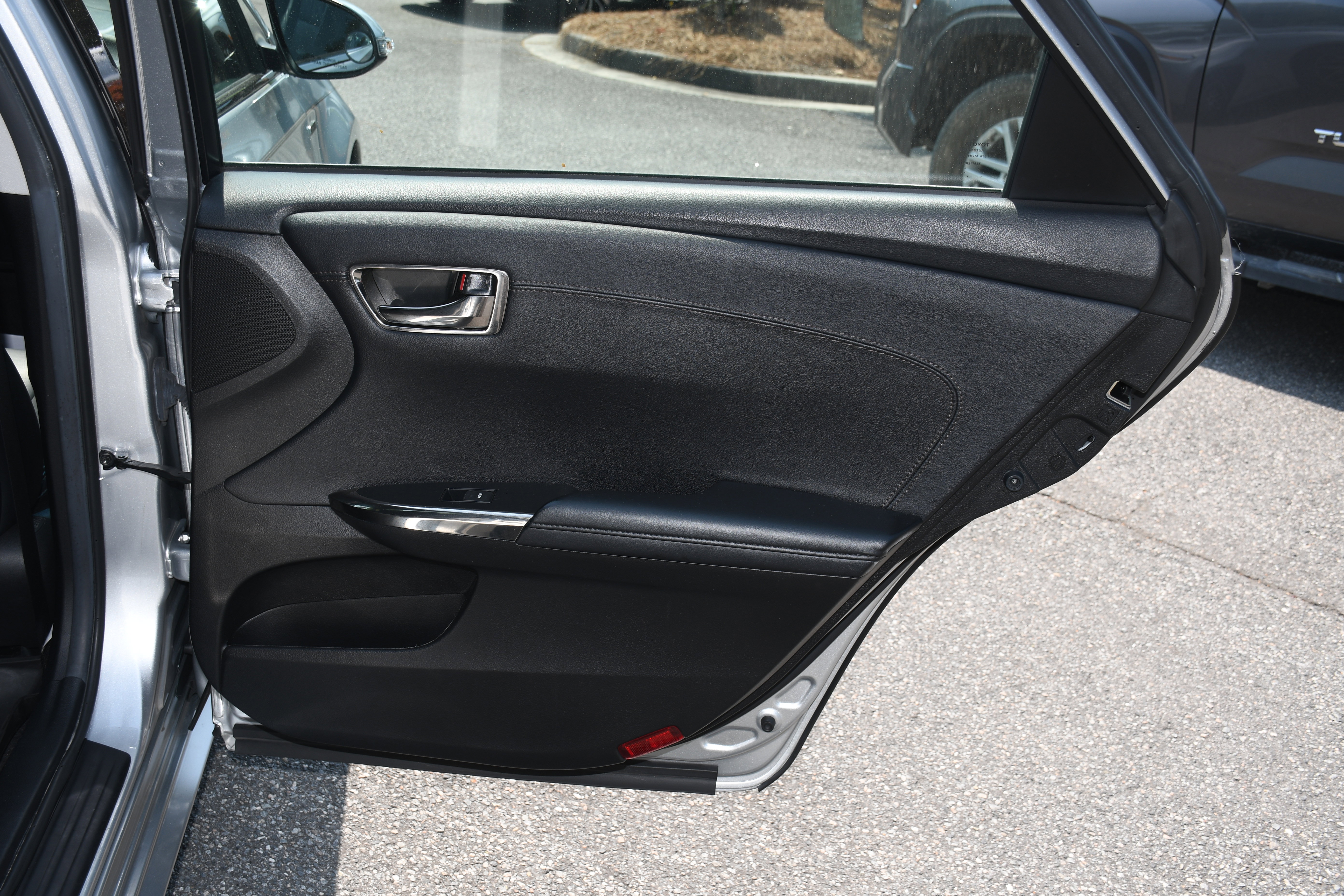 Used 2015 Toyota Avalon XLE FWD image 19