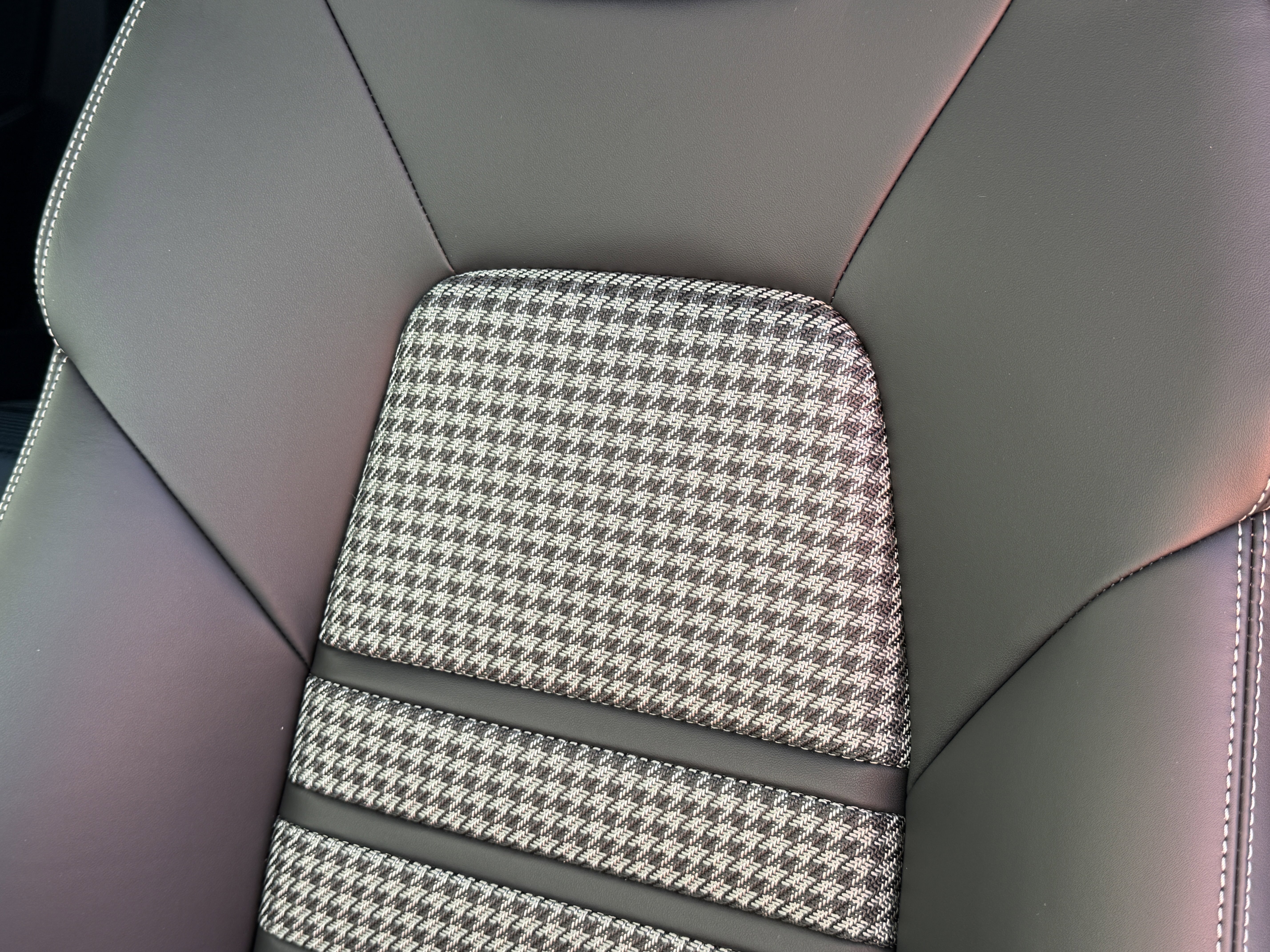 New 2026 Porsche Cayenne GTS image 5