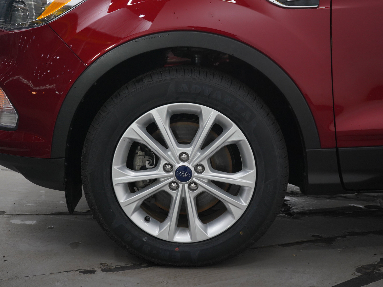 Used 2018 Ford Escape SE w/ SE Sync 3 Package AWD/4WD image 28