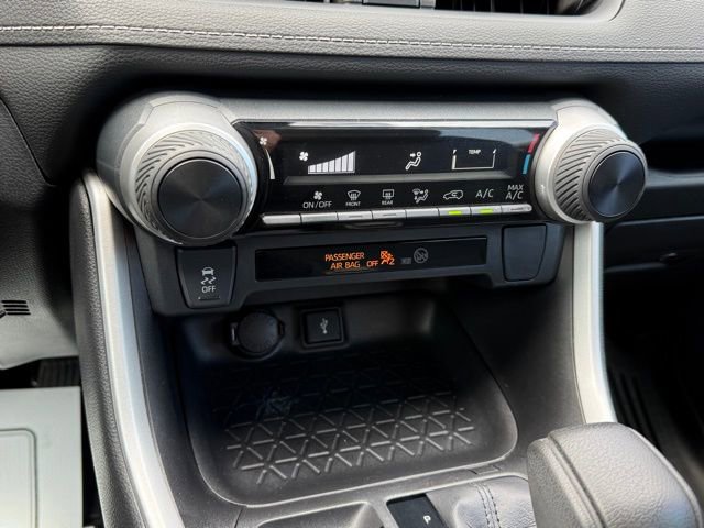 Used 2022 Toyota RAV4 LE image 21