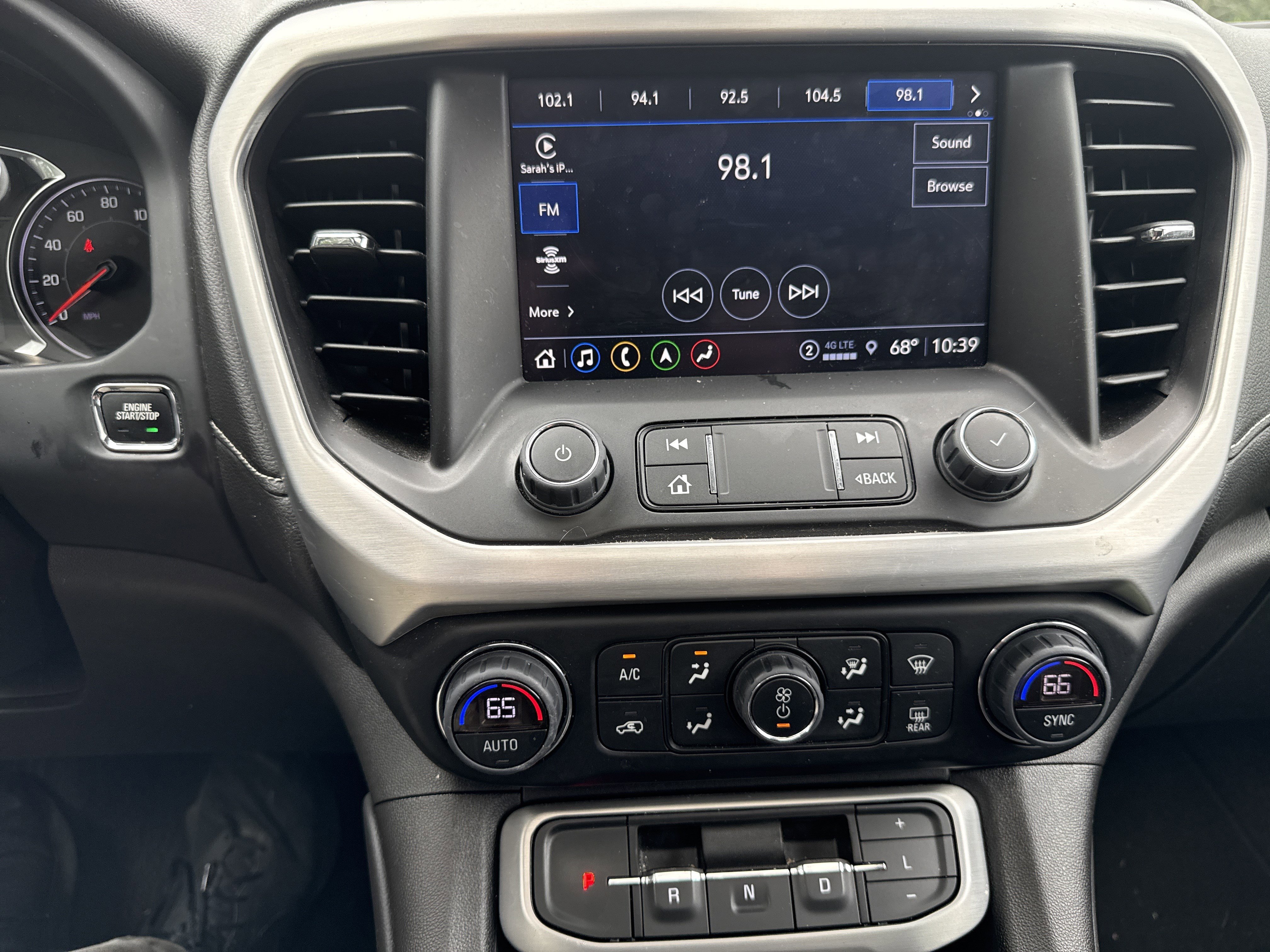 Used 2023 GMC Acadia SLT w/ Preferred Package AWD/4WD image 15