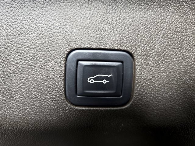 Used 2022 GMC Yukon SLT RWD image 31