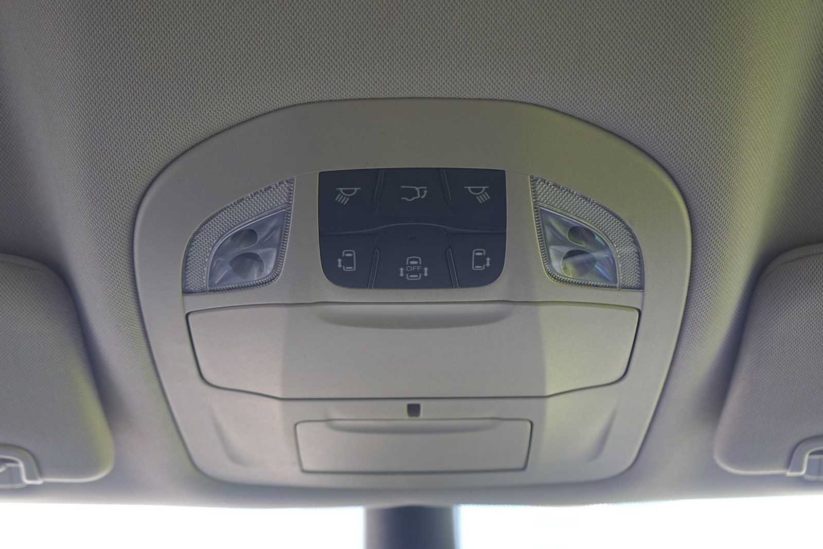 Used 2024 Chrysler Pacifica Limited FWD image 24