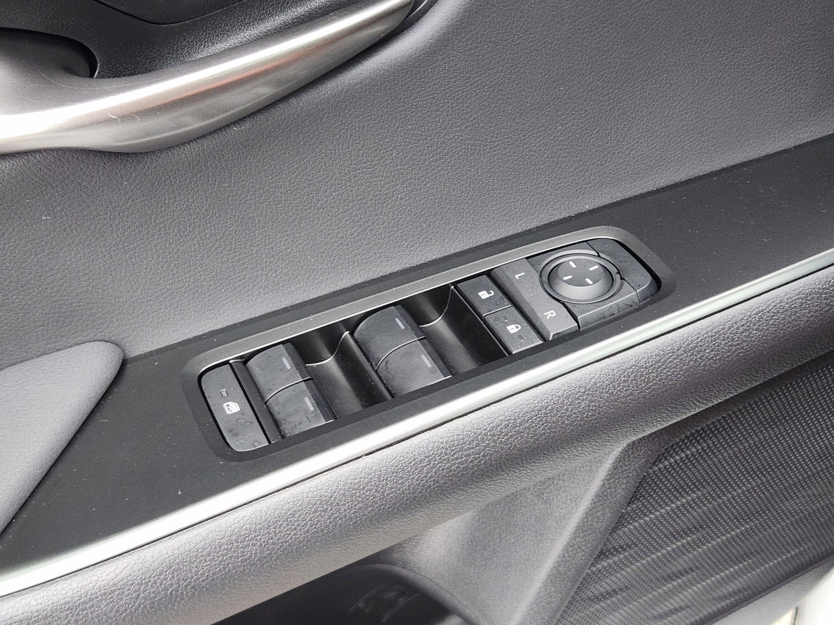 Certified 2025 Lexus UX 300h FWD w/ Accessory Package (Z1) image 13