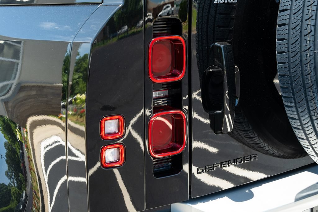 Used 2024 Land Rover Defender 90 S AWD/4WD image 19