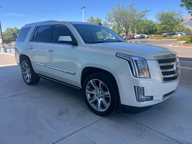 Used 2015 Cadillac Escalade Premium RWD image 2